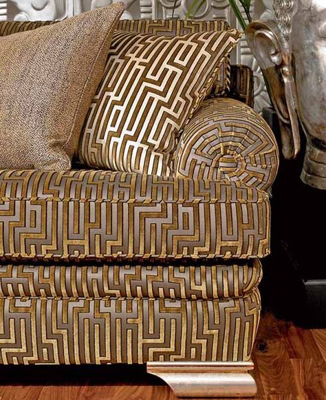 Obsessed Printed Fabric Sofa, Sofas Ideas Living Room, Green Sofa Living, Sofa Design Ideas, Country Style Interiors, Wooden Sofa Set Designs, Unique Sofas, Greek Design, Modern Interior Decor