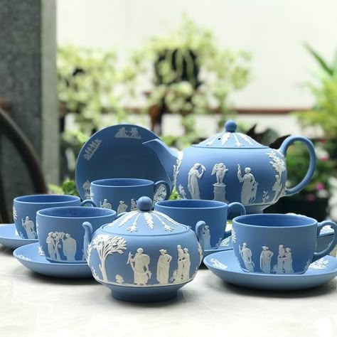 Beautiful Vintage Blue Teaset by Wedgwood England Wedgwood Tea, Wedgewood China, Wedgewood Jasperware, Paris Chateau, Crockery Design, Wedgwood Pottery, Wedgwood China, Wedgwood Jasperware, Wedgwood Blue