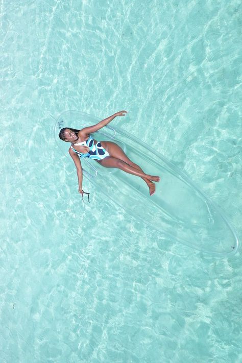 Clear Kayak Photoshoot, Kayak Photoshoot, Art For Apartment, Clear Kayak, Boat Photoshoot, Zanzibar Travel, Water Modeling, Summer Picture Poses, Best Friend Photoshoot