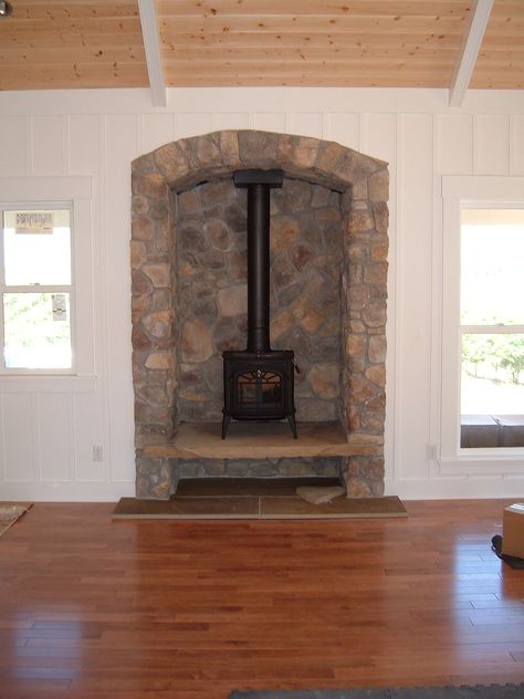 Stone Alcove fireplace Alcove Fireplace, Bricks Fireplace, Woodstove Ideas, Faux Foyer, Above Fireplace Ideas, Greek Interior, Wood Stove Surround, Wood Stove Installation, Pine Ceiling