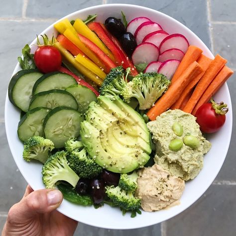 Asian Edamame, Crudités Platter, Hummus Snack, Classic Hummus, Edamame Hummus, Veggie Plate, Keto Plan, Homemade Hummus, Healthy Snacks For Diabetics