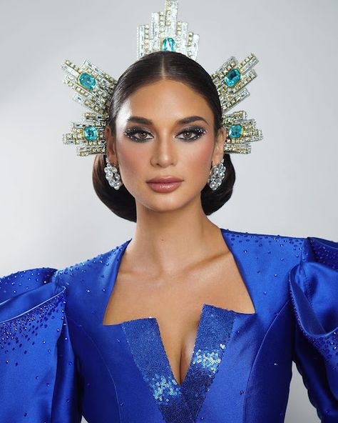 Former Miss Universe Pia Wurtzbach guests on 'Drag Race Philippines' Pia Wurtzbach Makeup, Drag Race Philippines, Miss Universe Dresses, Dayana Mendoza, Miss Universe Philippines, Pia Wurtzbach, Bling Phone Cases, September 7, Miss Universe