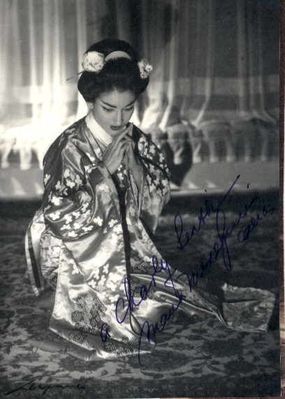 Maria Callas as Madame Butterfly  I really, really wish I could sing like this! Madama Butterfly, Gong Li, Opera Music, Madame Butterfly, A Night At The Opera, Classical Musicians, Maria Callas, Metropolitan Opera, Opera Singers