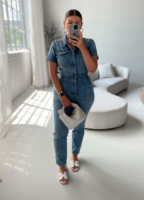 5 DENIM & WHITE OUTFITS How To Wear A Denim Jumpsuit, Demin Jumpsuits For Women Outfit, Black Jean Jumpsuit Outfit, Denim And White Outfits Black Women, Jean Jumpsuit Outfit Black Women, Denim Jumpsuit Outfit Summer, Denim On Denim Outfit Summer, Denim Jumpsuit Outfit Casual, White And Denim Outfits