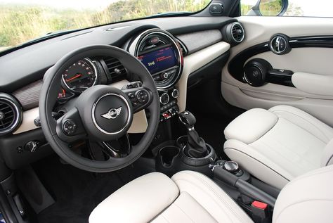 Mini Cooper Inside, Mini Cooper Countryman Black, Black Mini Cooper, Mini Cooper Aesthetic White, Mini Cooper 4 Door Aesthetic, Mini Cooper Hardtop, 2014 Mini Cooper Countryman, Mini Cooper 2017, New Mini Cooper