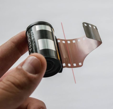 A close up of a photographer showing how to develop film at home Film Leader, Developing Photos, Photography Room, Dark Room Photography, Manual Photography, Film Canister, 3d Projection, Gopro Photography, Film Photography Tips