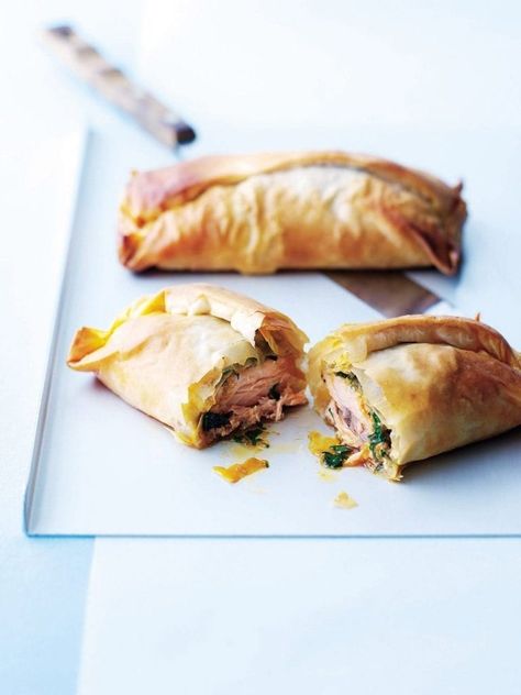 Salmon filo parcels with Thai butter | delicious. magazine Salmon Parcels, Fish Parcels, Filo Parcels, Thai Salmon, Filo Pastry Recipes, Fish Dinners, Friday Food, Cook Fish, Party Bites