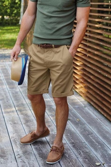 Florida Summer Inspiration Album - Imgur Boat Shoes Outfit, Mens Summer Outfits, Summer Outfit Inspiration, Summer Outfits Men, Khaki Shorts, Mens Fashion Summer, Summer Fashion Outfits, Mens Casual Outfits, Spring Summer Outfits