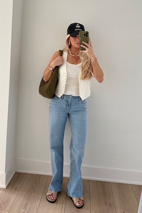 Mom Shoes Everyday, Everyday Outfits 2024, Coffee Outfit Ideas, Casual Lunch Outfit, Simple Street Style, Laid Back Outfits, Creative Outfits, Spring Fits, Going Out Outfits