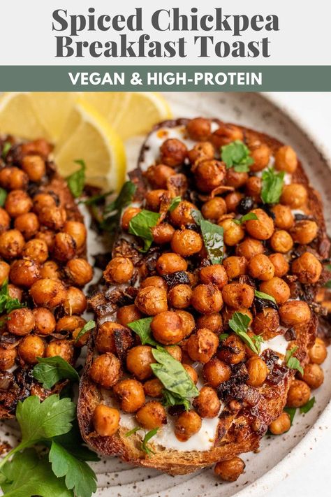 Chickpeas Breakfast, High Protein Vegetarian Recipes Breakfast, High Protein Breakfast Recipe, Breakfast Chickpeas, Healthy Breakfast Savory, High Protein Vegetarian Lunch, Savory Vegan Breakfast, Egg And Chickpea Breakfast, Savory Vegan Breakfast High Protein