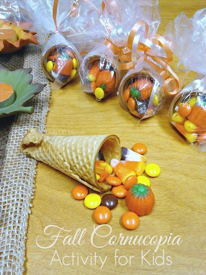 easy cornucopia activity, appliances, crafts, home maintenance repairs, ponds water features Postres Halloween, Thanksgiving Snacks, Harvest Party, Thanksgiving Treats, Thanksgiving Crafts For Kids, School Treats, Thanksgiving Kids, Cadeau Diy, Thanksgiving Fun