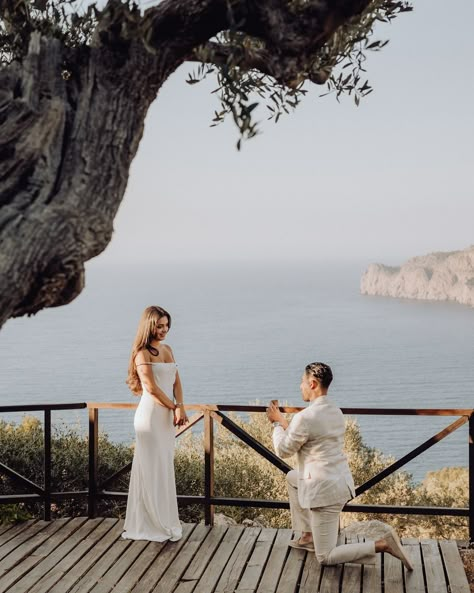 Surprise proposals like this 🤍 Bay Area Proposal Ideas, Proposal Ideas Greece, Proposal In Japan, Waterfall Proposal Ideas, Hawaii Proposal Ideas, Cape Cod Proposal, Bad Proposals, Old Money Proposal, Classy Proposal Ideas