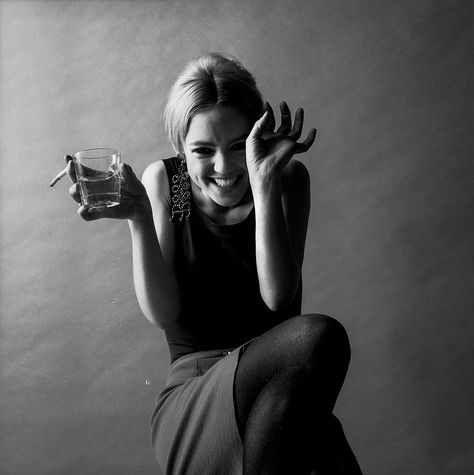 Jerry Schatzberg, Super Star, Edie Sedgwick, 1966 (Printed 2018) Edie Sedgwick Style, Jerry Schatzberg, Edie Sedgwick, Vintage Toddler, Swinging Sixties, Gelatin Silver Print, Silver Print, 60s Mod, Super Star