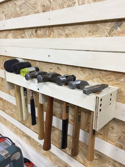 Hammer Rack, Dröm Hus Planer, Officine In Garage, French Cleat Wall, Cleat Storage, French Cleat Storage, Cleat Wall, Garage Organisation, Storage Shed Organization