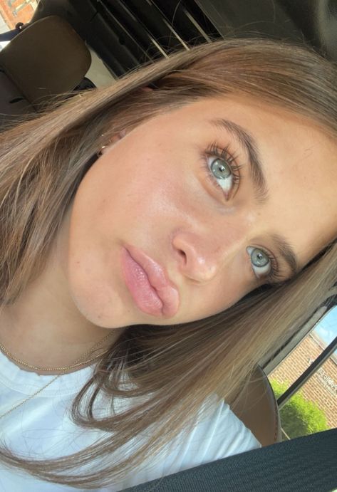 Natural Makeup Styles, Festival Make Up Ideas, Makeup Natural Look, No Make Up Make Up Look, Brunette Blue Eyes, Natural Makeup Ideas, Natural Makeup Style, Festival Make Up, Natural Prom Makeup