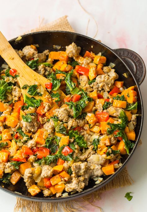 One skillet sweet potato hash  - sausage, onion, bell pepper and kale seasoned with nothing but salt and pepper. Minimal ingredients with maximum flavour! | #GlutenFree + #Paleo + #Whole30 #SweetPotato #BreakfastHash #PaleoBreakfast #Whole30Breakfast #PaleoRecipes #SweetPotatoRecipes Sausage Kale Sweet Potato, Sausage Sweet Potato Recipes, Kale Sweet Potato, Gluten Free Sausage, Lunch Meals, Sausage Kale, Sausage Hash, Baby Meals, Sweet Potato Skillet