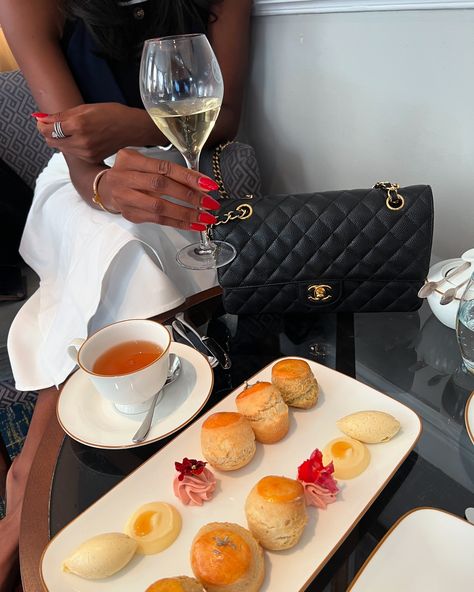 I can’t say no to an afternoon tea and girly catch up session 🥰 For just £45, Indulge in a beautifully curated afternoon tea at the heart of Mayfair, DUKES London! 🫖✨ enjoy an elegant experience in their chic Drawing Room, with an array of delicious treats and impeccable service. Perfect for a stylish day out in London. With teas from family owned tea house @jpsoriginals and champagne from @louisroederer_ 💐 #AfternoonTea #DUKESLondon #MayfairMoments #LondonLuxury #TeatimeVibes #LondonDining... Chic Drawing, Days Out In London, Delicious Treats, Tea House, Drawing Room, Afternoon Tea, Yummy Treats, Tea Time, In London