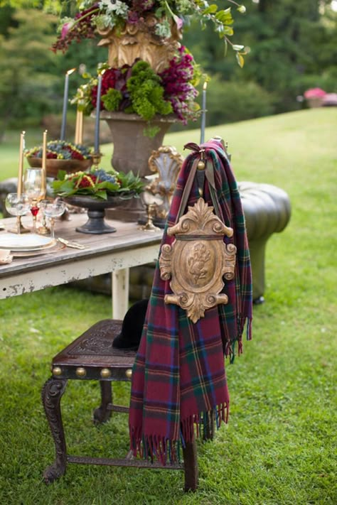 Brave Wedding Theme Disney, Scottish Tablescape, Scottish Themed Party, Plaid Wedding Decor, Scottish Wedding Themes, Outlander Party, Scottish Wedding Ideas, Wedding Scottish, Plaid Wedding