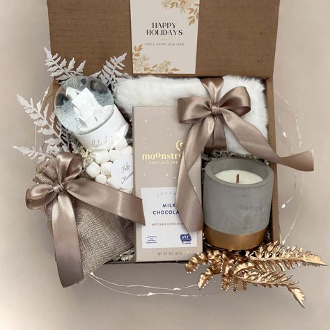 Deluxe Holiday Gift Box Christmas Gift Idea Warm Gift - Etsy Christmas Gift Ideas Sister, Christmas Gift Ideas For Sister, New Years Gifts, Fluffy Marshmallows, Sending A Hug, Gift Box For Women, Hug Gifts, Hygge Gifts, Vanilla Milk