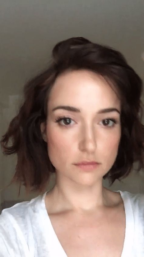 A fan blog dedicated to former AT&T spokeswoman, feminist, activist, hilarious, beautiful comedian, actress, director, and voice of Squirrel Girl Milana Vayntrub Milana Vantraub Pictures, Milana Vayntrub, Squirrel Girl, Airport Photos, A Fan, Celebrities Female, Comedians, Lily, I Love