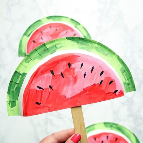 Make these easy Watermelon Paper Plate fans! A fun DIY craft you can do at home with the kids or a fun activity for yourself.  #passion4savings #watermelon #paperplate #fans #easy #paint #craft #forkids #fun #affordable #indoor #activity Paper Watermelon, Spring Toddler Crafts, Watermelon Painting, Diy Summer Decor, June Crafts, Valentine Day Video, Watermelon Crafts, Spring Toddler, Watermelon Art