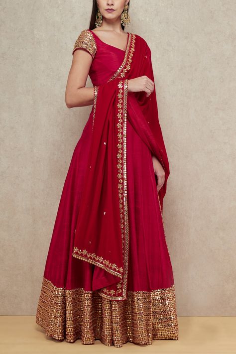 Sabyasachi Lehenga Cost, Long Anarkali Gown, Red Anarkali, Indian Outfits Lehenga, Lehnga Dress, Anarkali Dress Pattern, Long Gown Dress, Traditional Indian Outfits, Indian Gowns Dresses