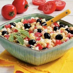 Greek Macaroni Salad Greek Tortellini Salad, Rotini Pasta Salad, Greek Salads, Cold Pasta Salad Recipes, Salads Recipes, Macaroni Recipes, Macaroni Salad Recipe, Tomato Relish, Greek Pasta