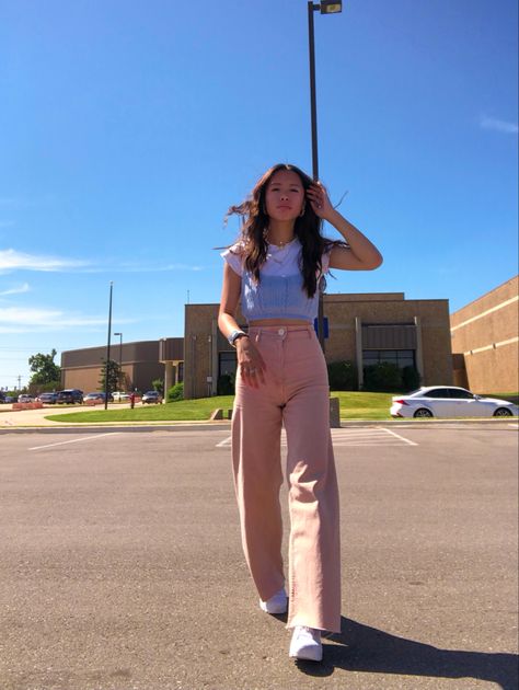 knit crop top pink pants straight leg jeans How To Style Light Pink Jeans, Pink Courdoroy Pants Outfit, Pink Crop Top Outfit Jeans, Pink Wide Leg Jeans Outfit, Pink Pants Outfit Winter, Outfits With Pink Pants, Light Pink Pants Outfit, Soft Pants Outfit, Jeans And Crop Top Outfit