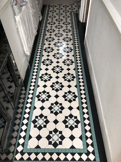 Mosaic Hallway, Hallway Victorian, Victorian Tiled Hallway, Hearth Kitchen, Tiles Hallway, London Mosaic, Victorian Hallway Tiles, Victorian Mosaic Tile, Hallway Tiles