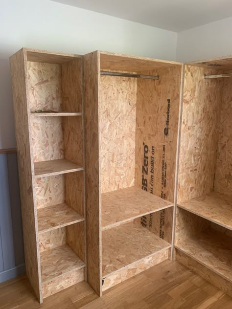 Quick & simple modular wardrobes Handmade Wardrobe Furniture, Osb Wardrobe, Plywood Wardrobe, Diy Fitted Wardrobes, Small Room Storage, Osb Furniture, Modular Bedroom, Alcove Wardrobe, Diy Closet Shelves