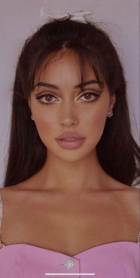 JACKIE on Tumblr Makeup For Round Eyes, Doe Eye Makeup, Disco Makeup, Almond Eye Makeup, 90s Makeup Look, Big Eyes Makeup, 60s Makeup, Maquillage On Fleek, 70s Makeup