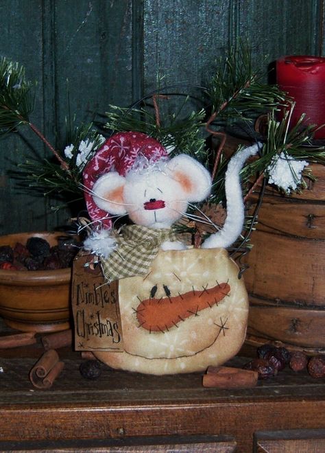 Mouse Doll Pattern, Primitive Doll Patterns, Christmas Lollipops, Primitive Patterns, Snowman Christmas Decorations, Prim Christmas, Santa Doll, Christmas Mouse, Primitive Crafts