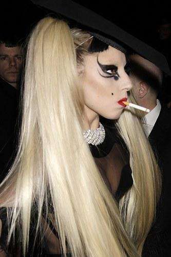 Gaga Photoshoot, Celebrity Smokers, Judas Lady Gaga, Lady Gaga Makeup, The Fame Monster, Lady Gaga Photos, Lady Gaga Pictures, Mother Monster, Smink Inspiration