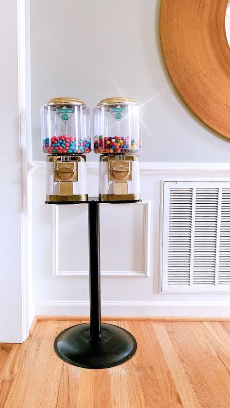 Retro Gumball Machine, Gumball Machine Classroom, Gumball Machine Decor, Gumball Machine Ideas, Gum All Machine, Cute Gumball Machine, Hangout Place, Valentine Surprise, Apartment Finds