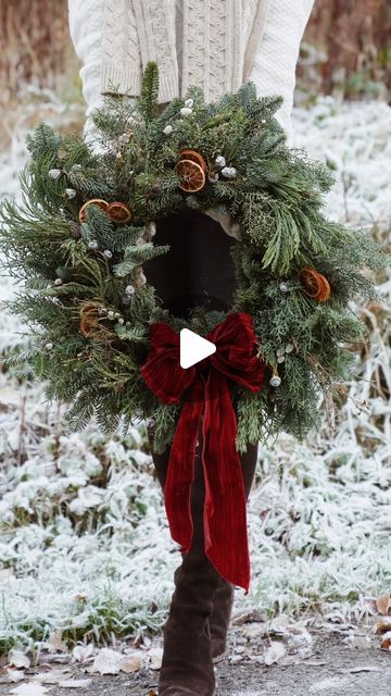 LAUREN MCDERMOTT on Instagram: "Red bows everywhere!!🌲❤️✨   Quite a few people have asked where to buy the big crushed velvet bow on our wreath, and it’s very easy and affordable to make and you can bring it out year after year.   This way of tying a full bow works on all size of ribbons, you just need to swap your fingers for someone’s wrists if you’re using a huge ribbon like the one on our giant wreath 😆   I’ll link that ribbon on stories now.   Cannot wait to collect our real tree and go all out Christmas this weekend 👏🏼 🤩.   Is yours up? 🎄   #ChristmasBow #Bows #BowTutorial #PerfectBow #Wreath #HomemadeWreath #largewreath #christmasdecor #christmasstyle #redbow #howtomakeabow" How To Tie A Big Bow For A Wreath, Lauren Mcdermott, Giant Christmas Wreath, Giant Wreath, Big Wreath, Giants Wreath, Velvet Christmas Bow, Natural Christmas Wreaths, Christmas Wreath Bow