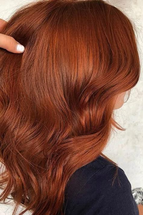 "Ginger Beer" Hair Color Is Going to Be All Over Instagram This Fall #redhaircolor Ginger Beer Hair Color, Beer For Hair, Huge Hair, Red Hair Inspo, Ginger Hair Color, Hair Color Auburn, Copper Hair Color, Auburn Hair, Copper Hair