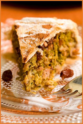 Pastilla Moroccan, Chicken Pastilla, Luncheon Recipes, Arabic Dishes, Meat Cooking Times, Morocco Food, Moroccan Recipes, British Cooking, Moroccan Cooking