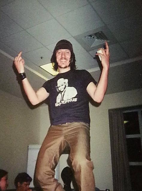 Elliott Smith, double middle fingers and a Hank Jr shirt. Elliot Smith, Elliott Smith, Middle Fingers