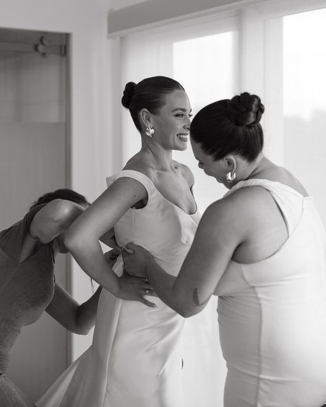 In the bridal suite with Chloe, moments before the aisle 🤍 Bridal Suite Photos, Bridal Suite, Wedding Photos, In This Moment