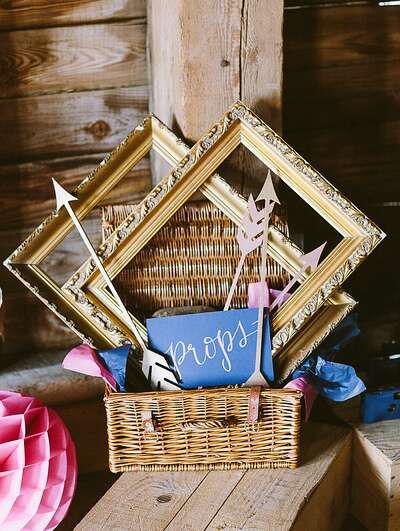 photo booth props basket of gold frames and arrows Wedding Photo Booth Props Funny, Wedding Photobooth Ideas, Photo Booth Prop Ideas, Wedding Personalization, Wedding Photo Booth Ideas, Photo Booth Props Wedding, Groovy Wedding, Photo Station, Open Air Photo Booth