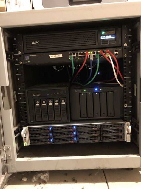 Low power humble homelab - Imgur Server Hacks, Nas Server, Custom Computer Case, Lab Ideas, Slow Computer, Home Lab, Computer Projects, Server Room, Computer Build