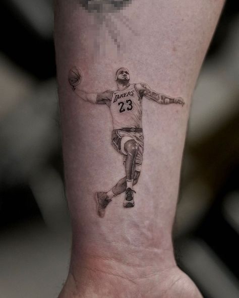 Lebron Tattoos Ideas, Lebron James Tattoo Design, Lebron James Tattoos Ideas, Lebron Tattoos, Lebron Tattoo, Nba Tattoo, Tattoos Basketball, Lebron James Tattoos, James Tattoo