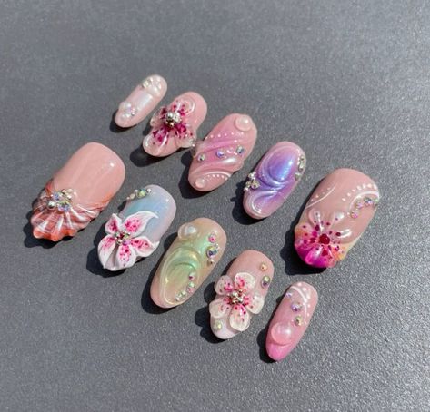 Mermaid Core Nails, Mermaid Nail Ideas, Siren Nails, Jellyfish Nails, Mermaid Nail Art, Mermaid Nail, Wow Nails, Siargao, Gel Nails Diy