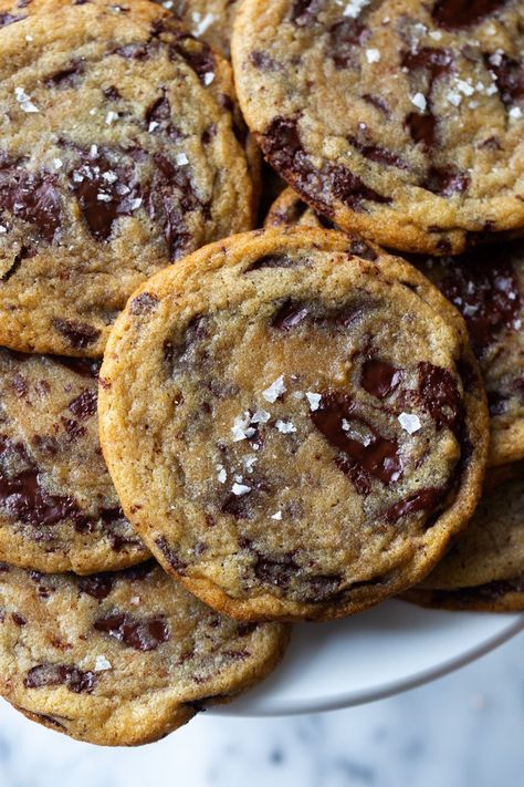 Chocolate Chip Tahini Cookies, Healthy Tahini Cookies, Seasonal Cookies, Tahini Recipes, Tahini Chocolate Chip Cookies, Tahini Chocolate, Salted Chocolate Chip Cookies, Tahini Cookies, Brown Butter Cookies