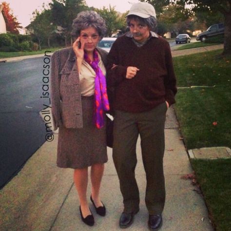 #diy #couple #couplescostume #halloween #halloweencostume #halloweencouplescostume #boyfriendgirlfriend #oldcouple #oldpeople #grandma #grandpa #diycostume Grandma And Grandpa Halloween Costume, Old Ppl Costumes, Hot Grandma Halloween Costume, Funny Grandma Halloween Costume, Old Married Couple Costume, Old Married Couple, Old Couples, Boyfriend Girlfriend, Old People