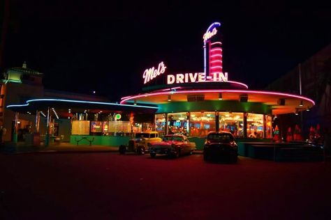 Drive In Restaurant Design, Drive In Restaurant, Mels Drive In, Drive In Diner, 60s Diner Exterior, American Diner Exterior, Diners Drive Ins And Dives, Diners Drive Ins And Dives Locations, American Graffiti