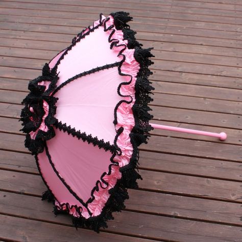 Pink and Black Cupcake Parasol Goth Umbrella, Gothic Umbrella, Black Cupcake, Draculaura Aesthetic, Black Cupcakes, Pink Goth, Pink Umbrella, Catty Noir, Kawaii Goth