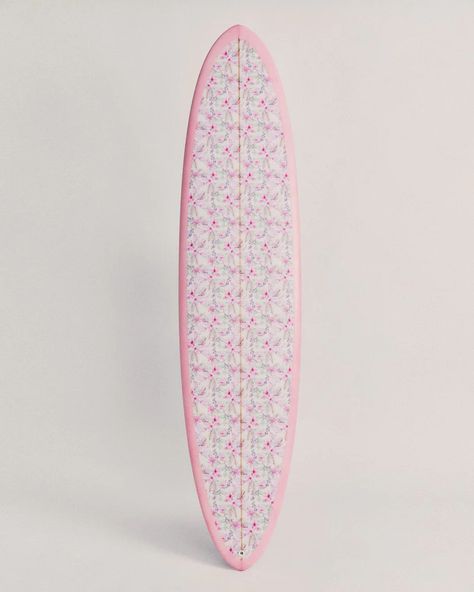 lsf loveshackfancy x hurley surfboard floral girly girl surfer vibes aesthetic preppy summer coconut girl cali california ocean Surf Baby, Preppy Accessories, Beach Room, Long Hair Color, Blue Hawaii, Malibu Barbie, Room Renovation, Take My Money, Surfing Waves