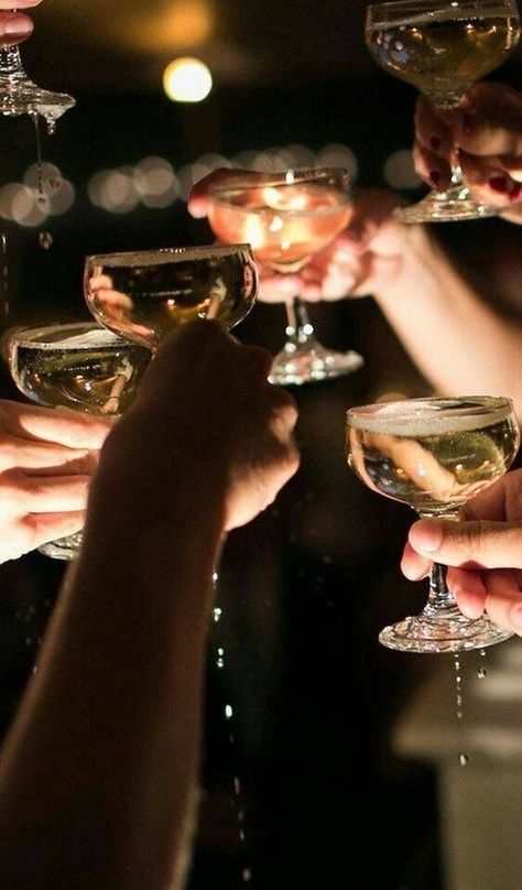 Cheers! New Years Aesthetic, E Card, Eve Parties, Lets Celebrate, Nouvel An, Gatsby, New Years Eve, Wine Glasses, Party Time