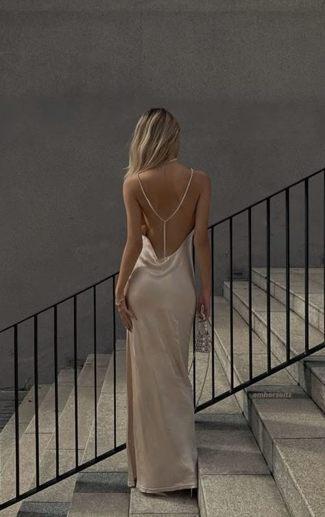 #fashion #dress #summer #blonde Κούρεμα Bob, Classy Prom, Prom Dress Inspo, Prom Dresses Black, Classy Prom Dresses, Stunning Prom Dresses, Prom Inspo, Prom Dresses For Teens, Prom Dresses Modest